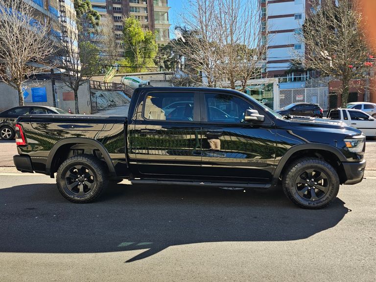 RAM 1500 REBEL 5.7 HEMI CD V8 4x4 Aut.