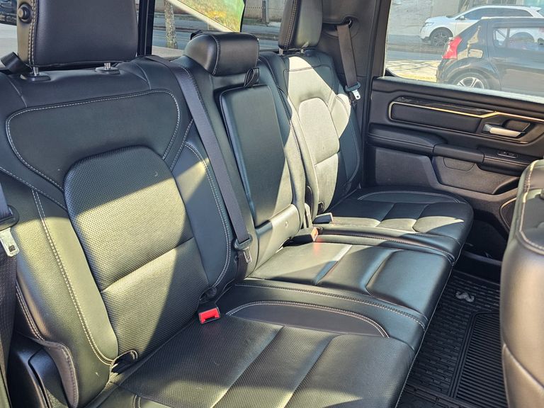 RAM 1500 REBEL 5.7 HEMI CD V8 4x4 Aut.