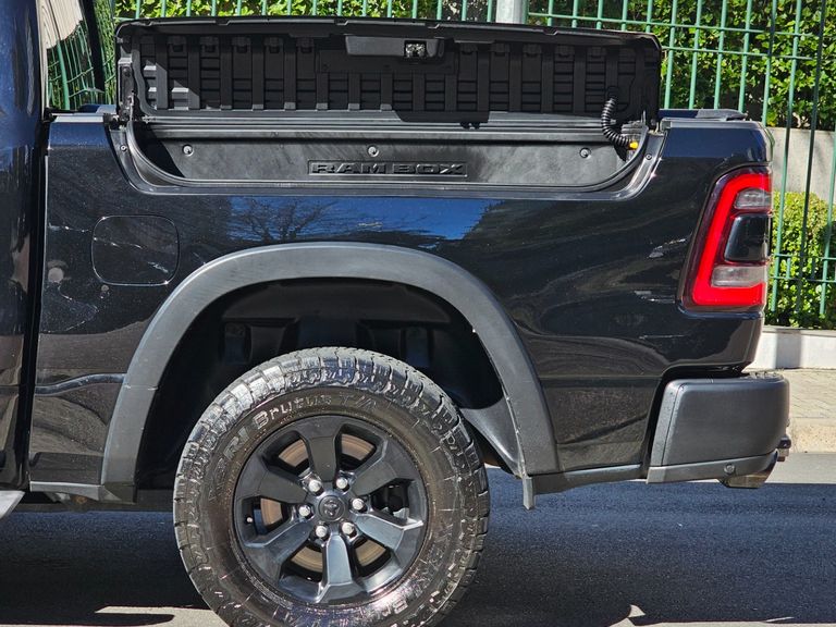RAM 1500 REBEL 5.7 HEMI CD V8 4x4 Aut.