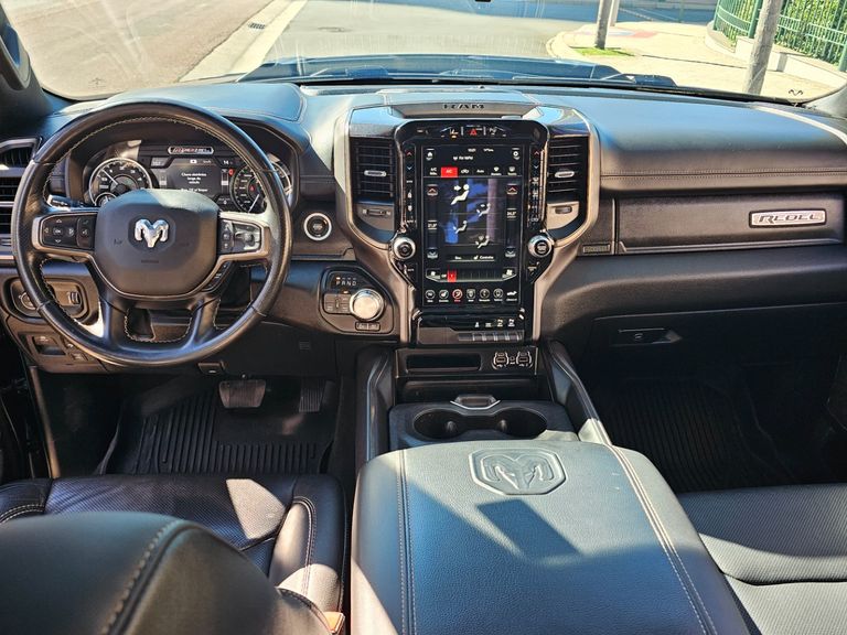 RAM 1500 REBEL 5.7 HEMI CD V8 4x4 Aut.