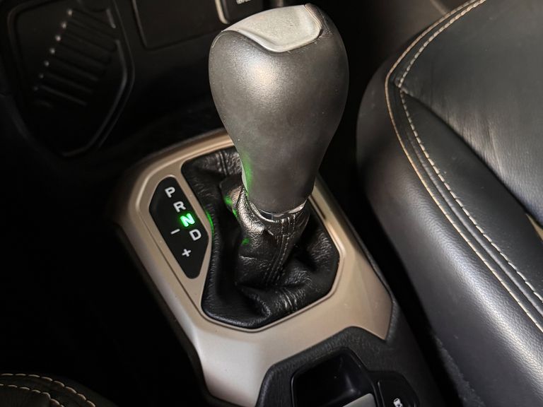 Jeep Renegade 1.8 4x2 Flex 16V Aut.