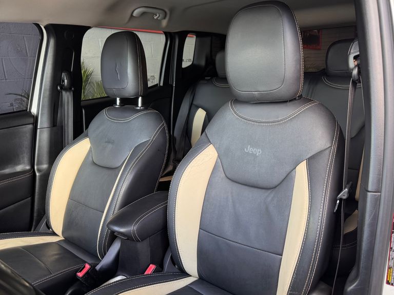 Jeep Renegade 1.8 4x2 Flex 16V Aut.