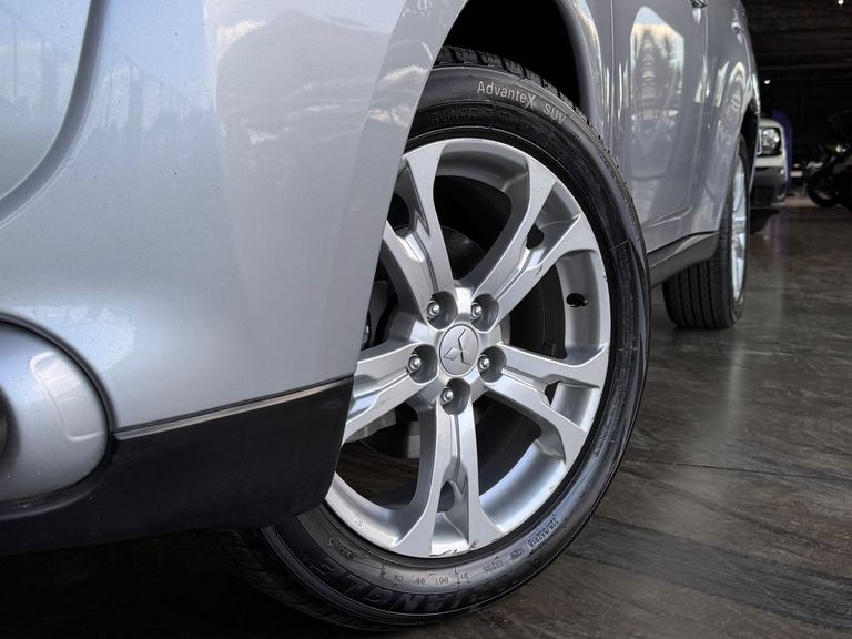 Mitsubishi OUTLANDER 2.0 16V 160cv Aut.
