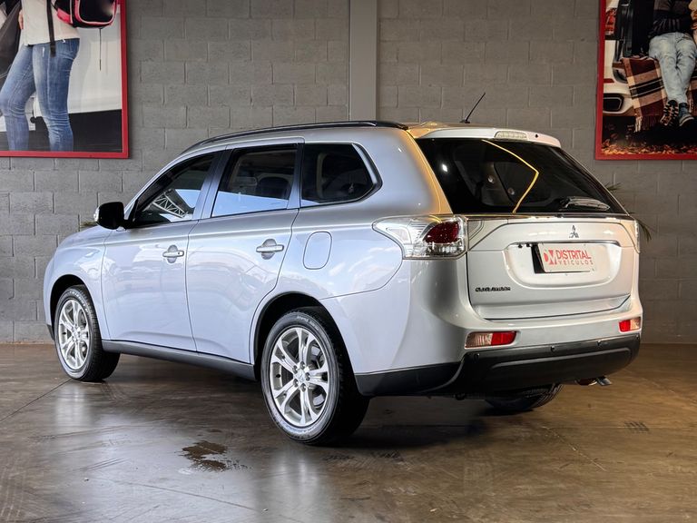 Mitsubishi OUTLANDER 2.0 16V 160cv Aut.