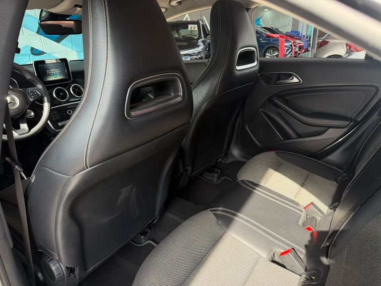 Mercedes CLA-180 1.6 16V 122cv Aut.