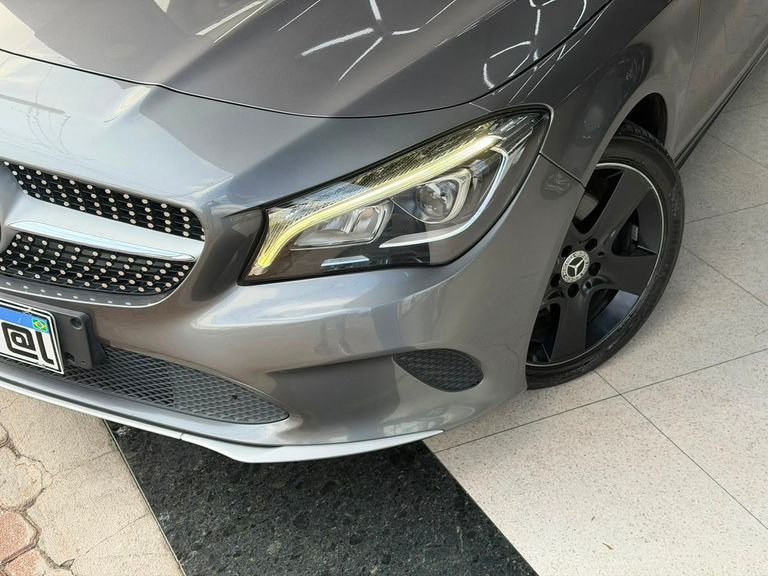 Mercedes CLA-180 1.6 16V 122cv Aut.