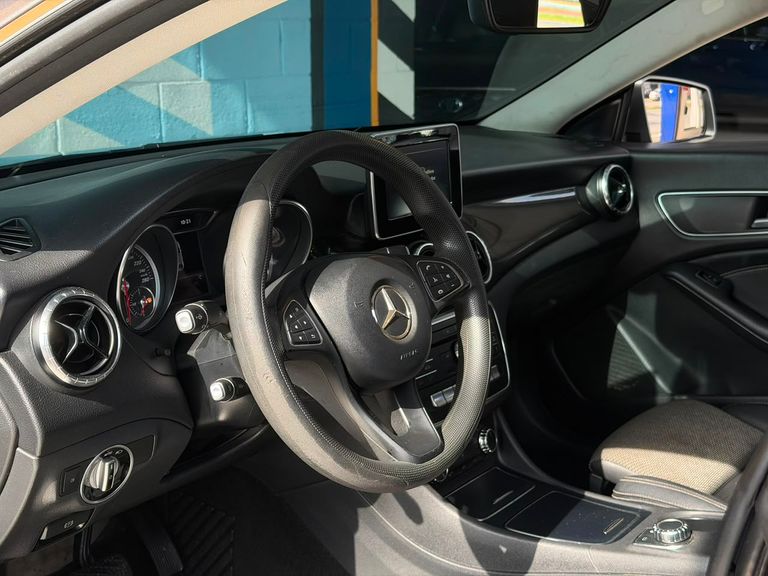 Mercedes CLA-180 1.6 16V 122cv Aut.