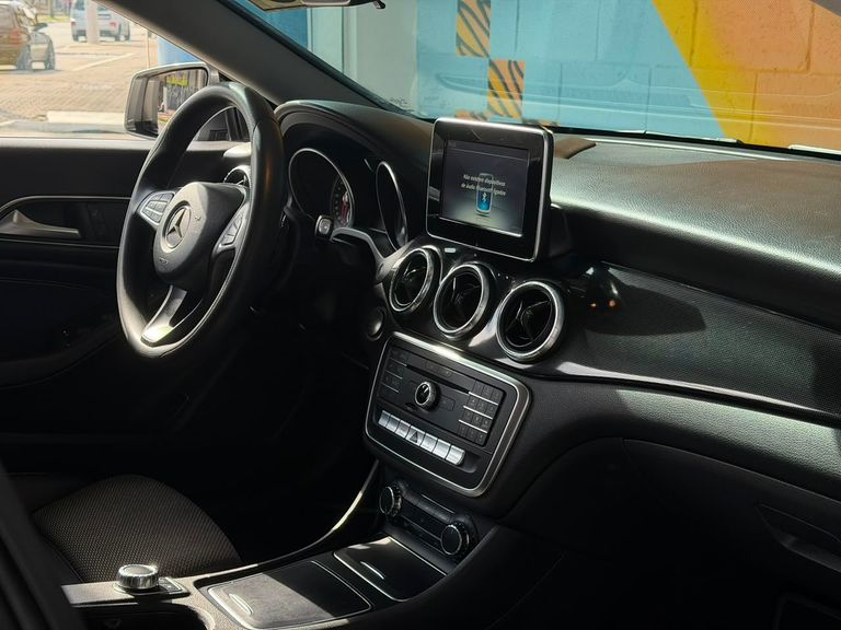 Mercedes CLA-180 1.6 16V 122cv Aut.
