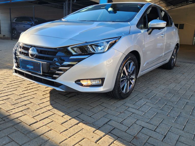Nissan VERSA Advance 1.6 16V Flex Aut.