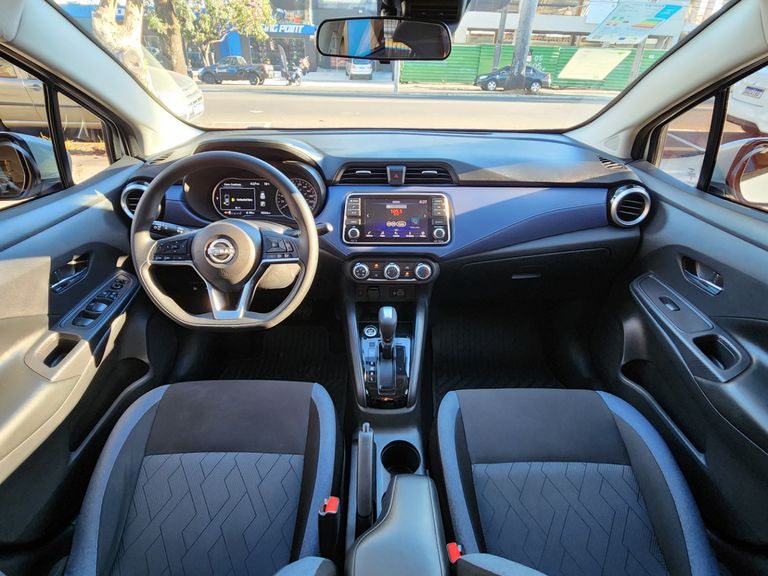 Nissan VERSA Advance 1.6 16V Flex Aut.