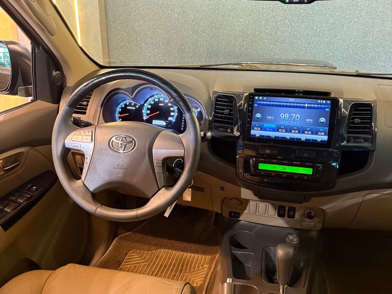 Toyota Hilux SW4 SRV D4-D 4x4 3.0 TDI Dies. Aut