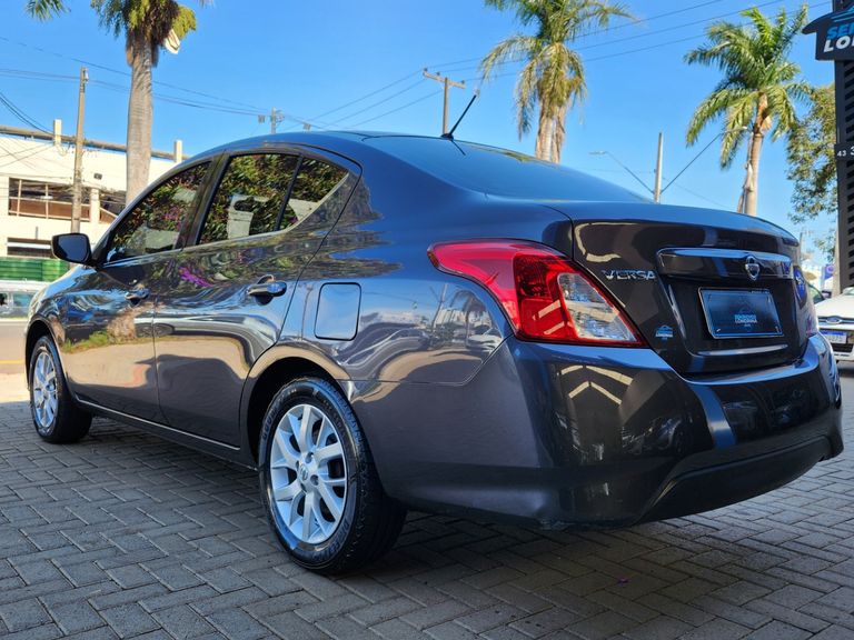 Nissan VERSA SV 1.6 16V Flex Fuel 4p Mec.