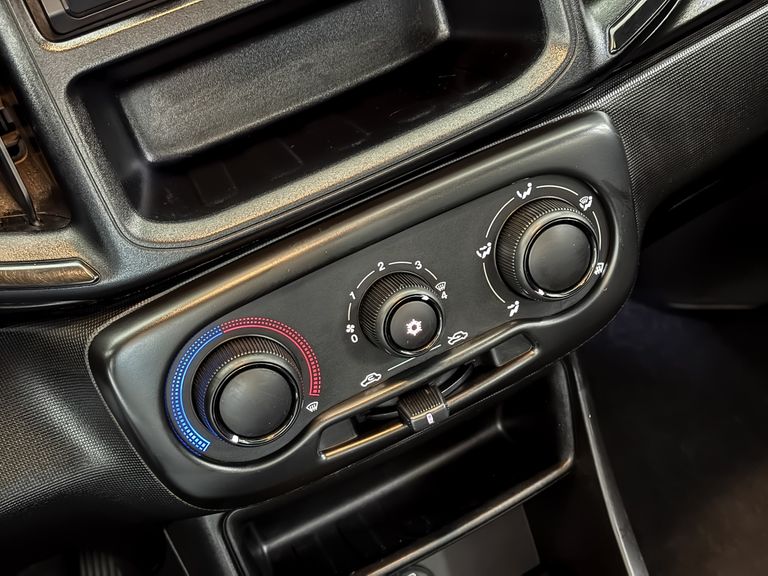 Fiat Strada Freedom 1.3 Flex 8V CD