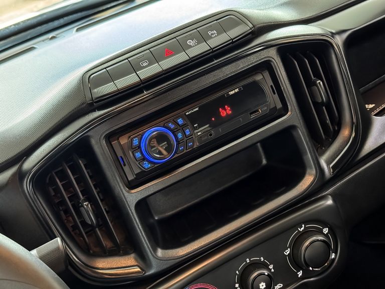 Fiat Strada Freedom 1.3 Flex 8V CD