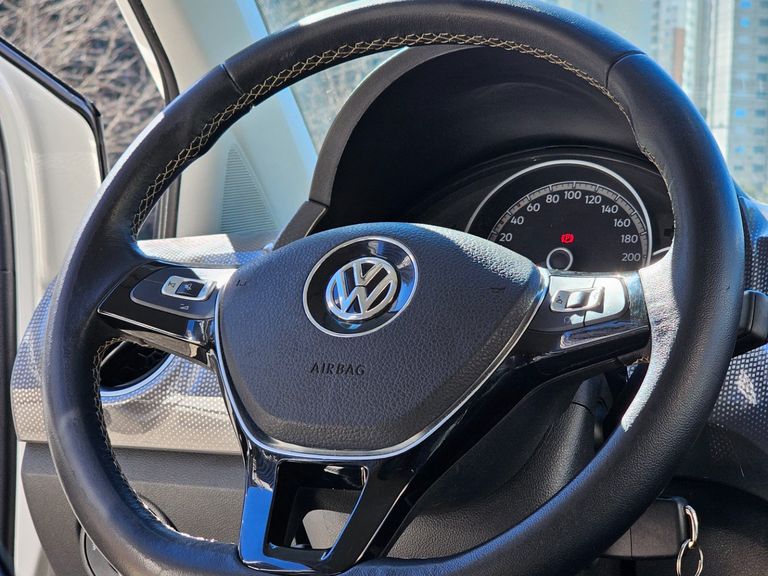 VolksWagen up! cross 1.0 TSI Total Flex 12V 5p