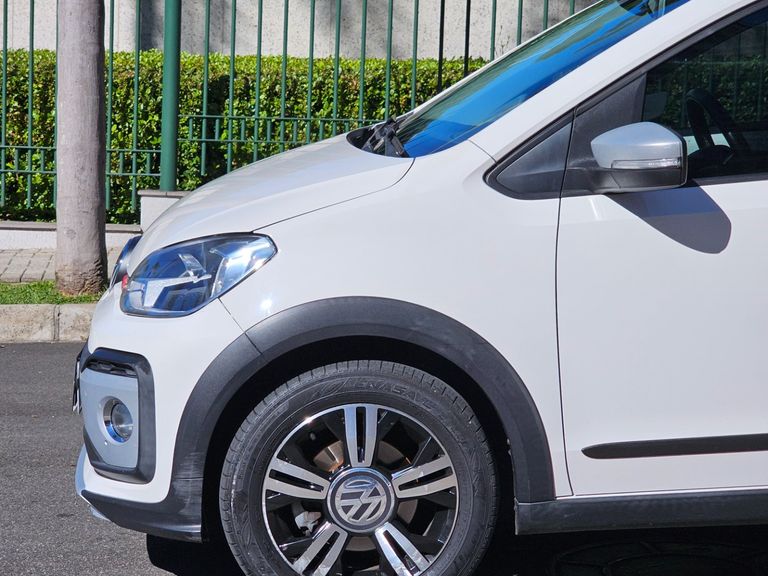 VolksWagen up! cross 1.0 TSI Total Flex 12V 5p