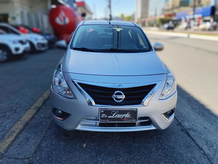 Nissan VERSA UNIQUE 1.6 16V FlexStart 4p Aut.