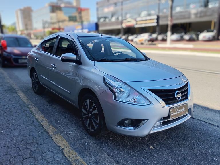 Nissan VERSA UNIQUE 1.6 16V FlexStart 4p Aut.