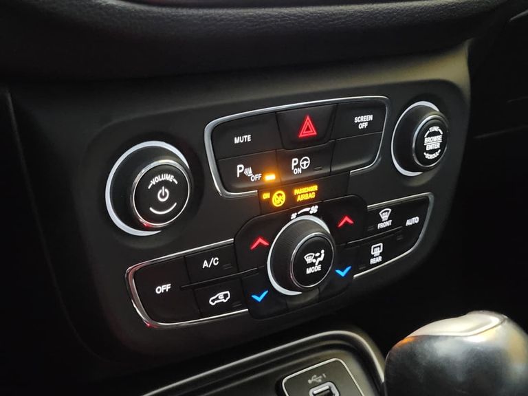Jeep COMPASS LONGITUDE 2.0 4x4 Dies. 16V Aut.