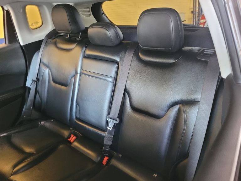 Jeep COMPASS LONGITUDE 2.0 4x4 Dies. 16V Aut.