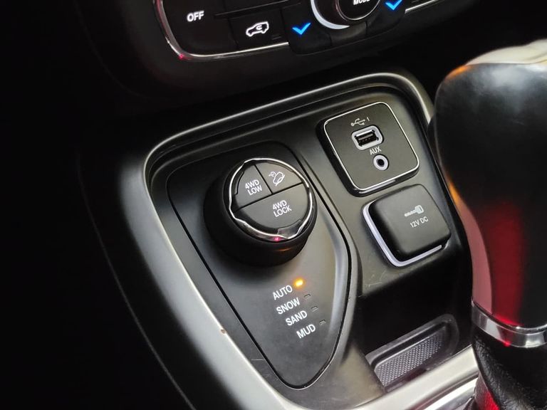 Jeep COMPASS LONGITUDE 2.0 4x4 Dies. 16V Aut.
