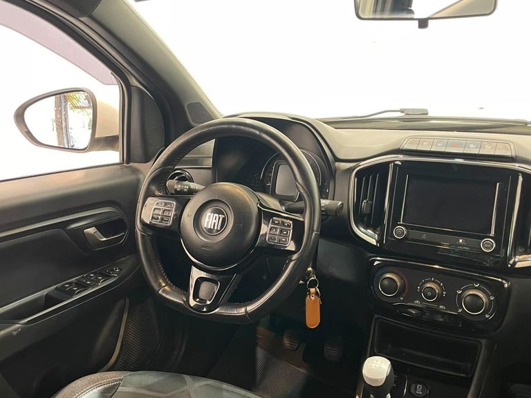 Fiat Strada Volcano 1.3 Flex 8V CD