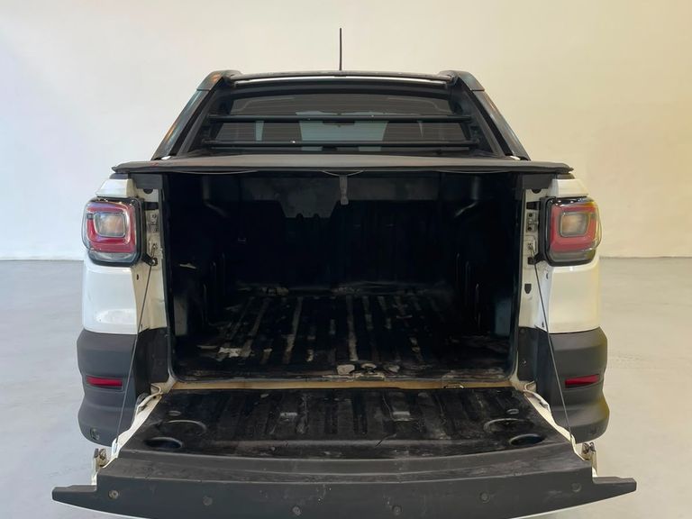 Fiat Strada Volcano 1.3 Flex 8V CD