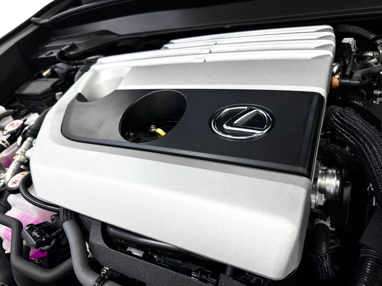 Lexus UX-250h Dynamic 2.0 16V Aut. (Híbrido)