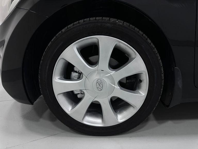 Hyundai Elantra GLS 2.0 16V Flex Aut.