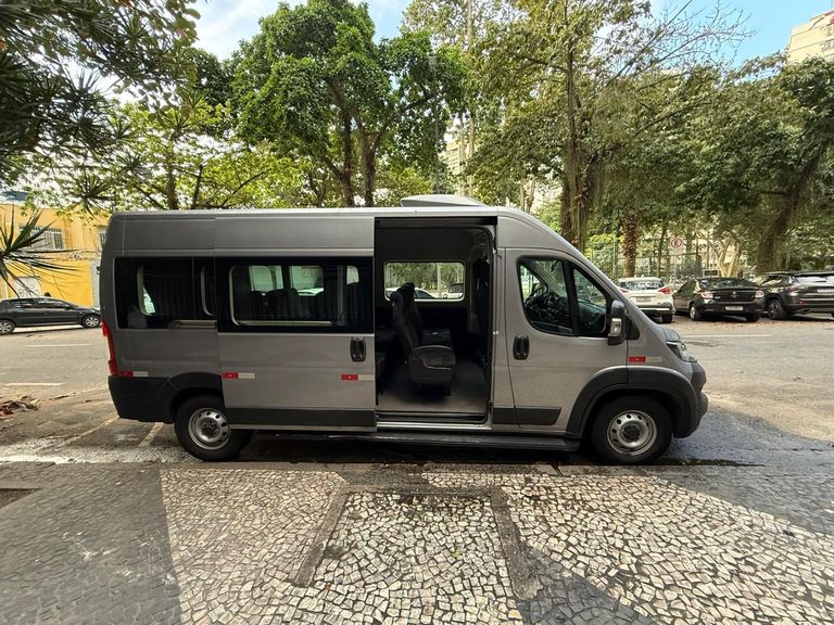 Fiat Ducato Minibus 2.2 Exec. 17L Diesel (E6)