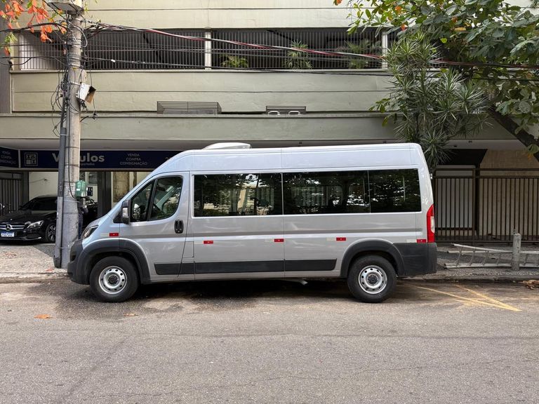 Fiat Ducato Minibus 2.2 Exec. 17L Diesel (E6)