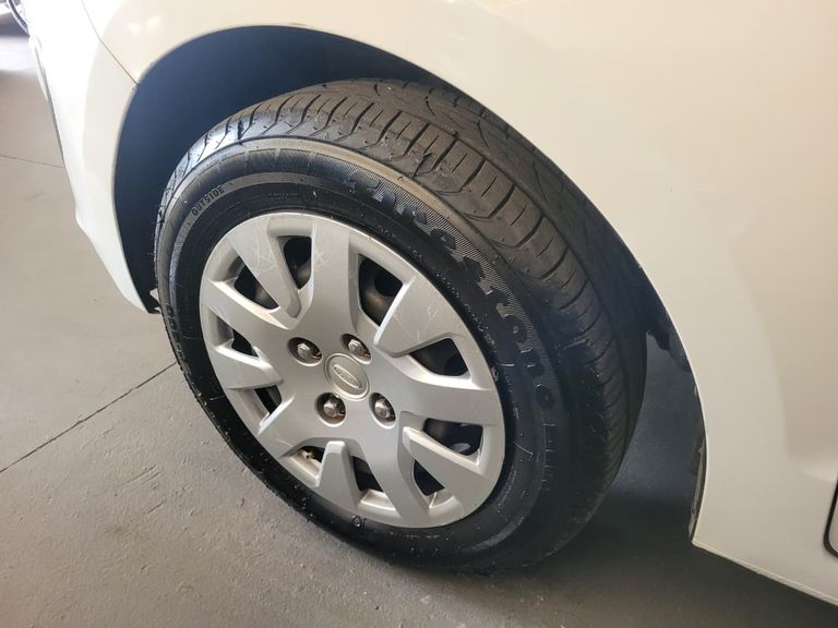 Ford Ka 1.5 Sedan SE 12V Flex 4p Mec.