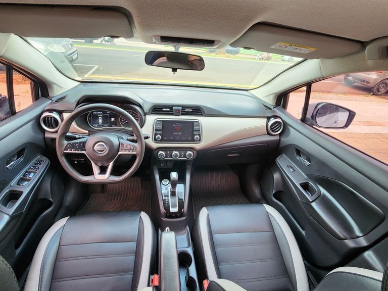 Nissan VERSA Advance 1.6 16V Flex Aut.