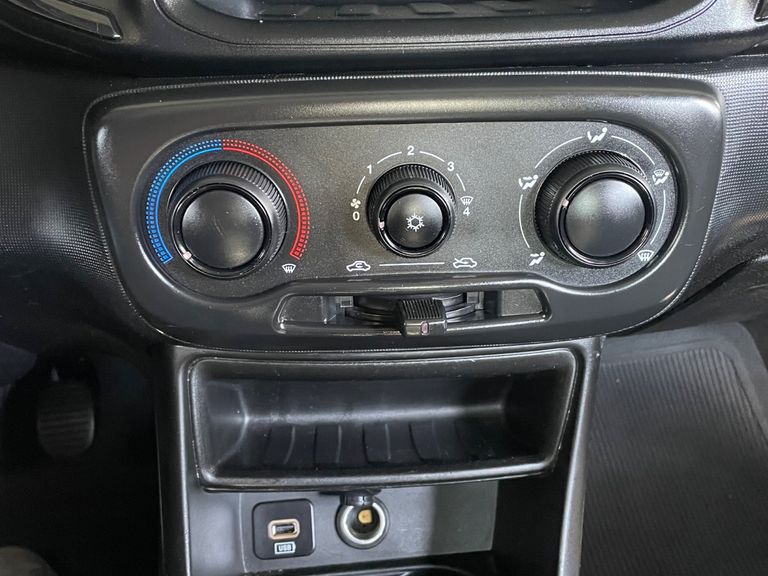 Fiat Strada Freedom 1.3 Flex 8V CD