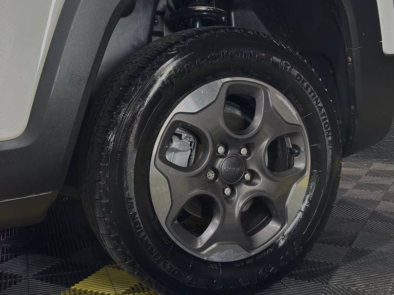 Jeep Renegade Sport 1.8 4X2 Flex 16V Aut. - foto 6