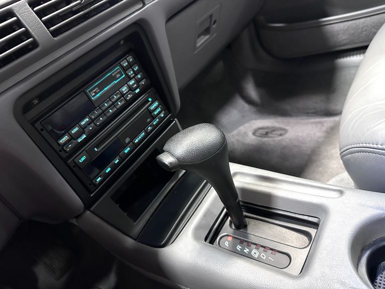 Ford Taurus L/LX 3.0 V6
