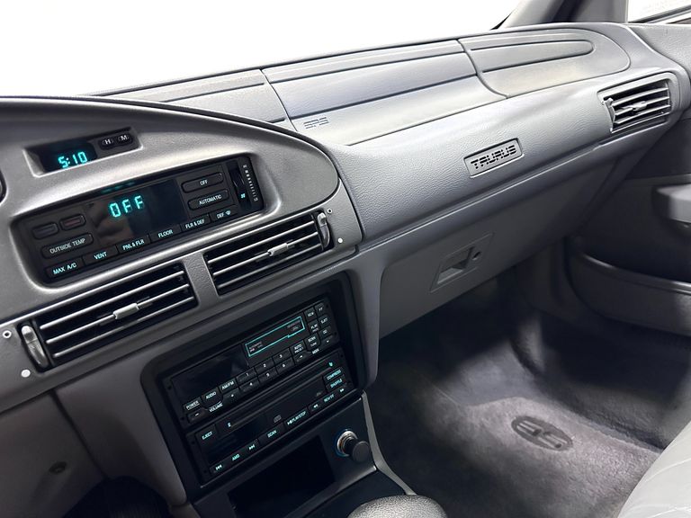 Ford Taurus L/LX 3.0 V6