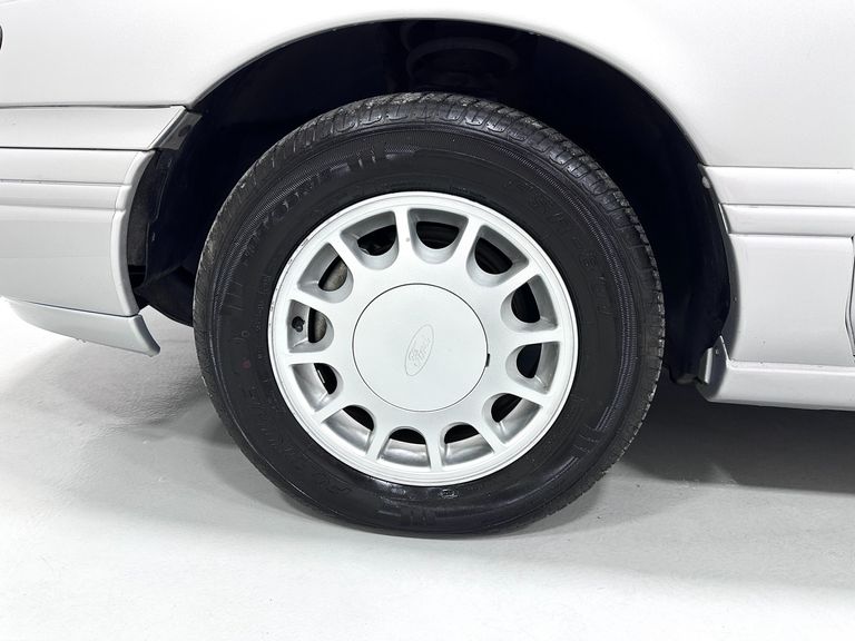 Ford Taurus L/LX 3.0 V6