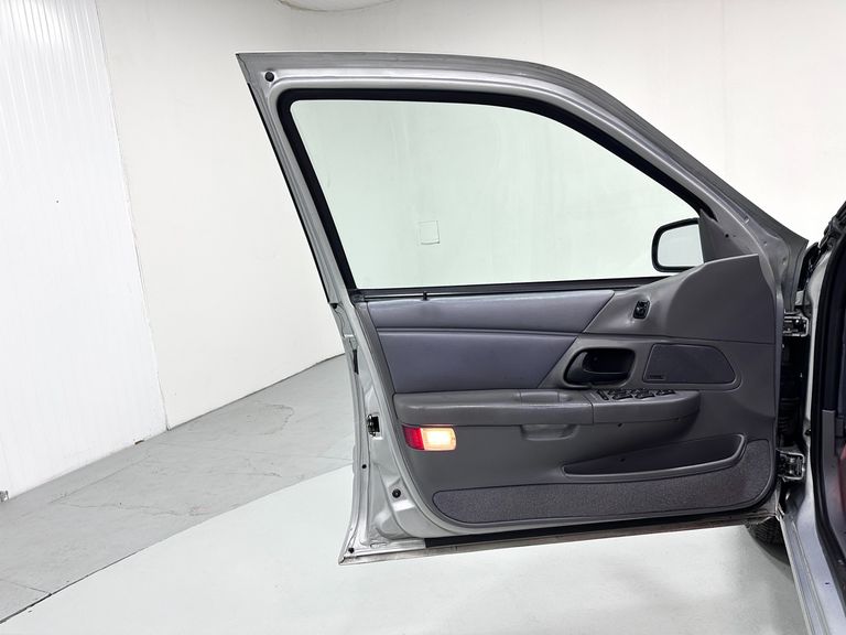 Ford Taurus L/LX 3.0 V6