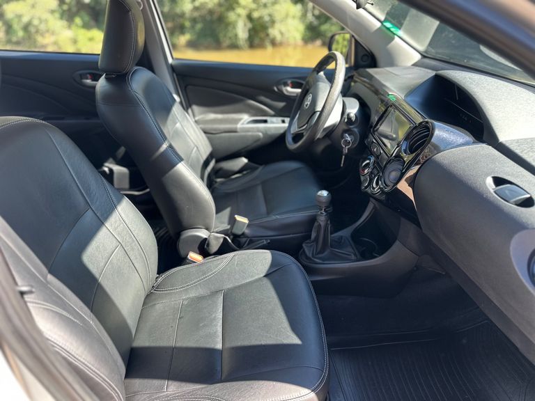 Toyota ETIOS X 1.3 Flex 16V 5p Mec.