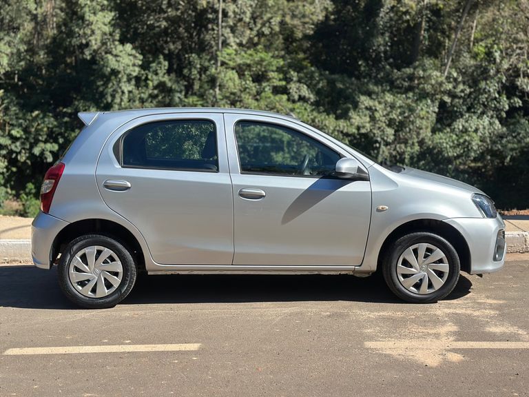 Toyota ETIOS X 1.3 Flex 16V 5p Mec.