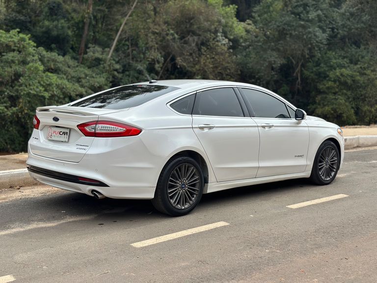Ford Fusion Titanium 2.0 145cv Aut. (Híbrido)