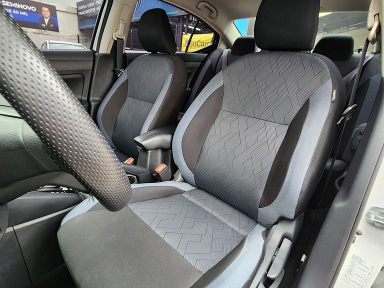 Nissan VERSA Advance 1.6 16V Flex Aut.