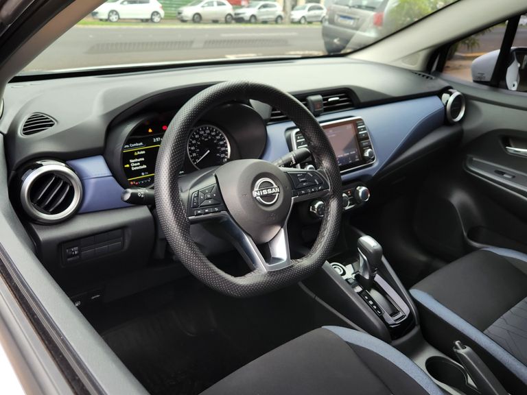 Nissan VERSA Advance 1.6 16V Flex Aut.