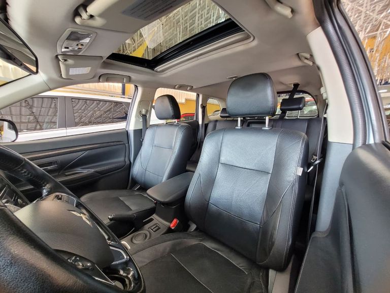 Mitsubishi OUTLANDER 2.0 16V 160cv Aut.
