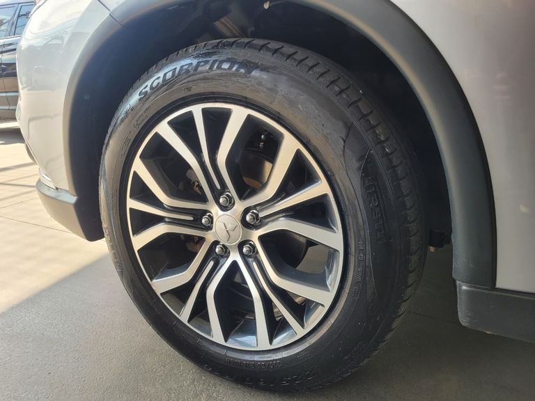 Mitsubishi OUTLANDER 2.0 16V 160cv Aut.