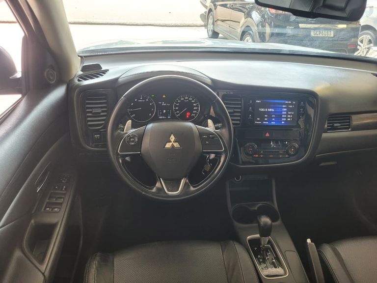 Mitsubishi OUTLANDER 2.0 16V 160cv Aut.
