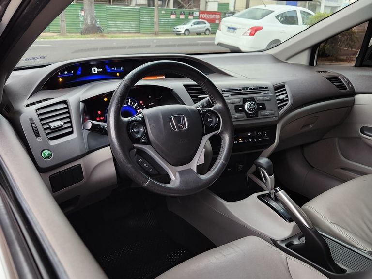 Honda Civic Sedan LXR 2.0 Flexone 16V Aut. 4p