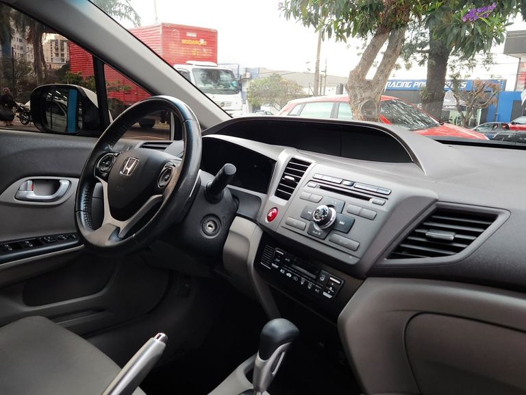 Honda Civic Sedan LXR 2.0 Flexone 16V Aut. 4p