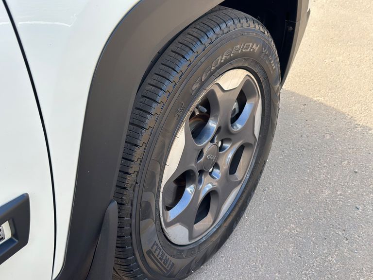 Jeep Renegade Sport 1.8 4x2 Flex 16V Aut.